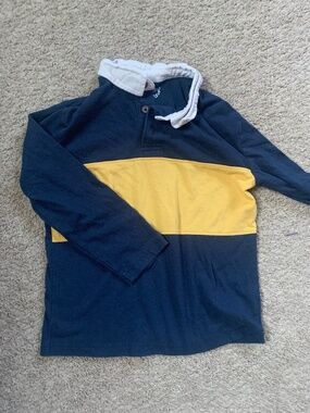 Boys rugby shirt size 5